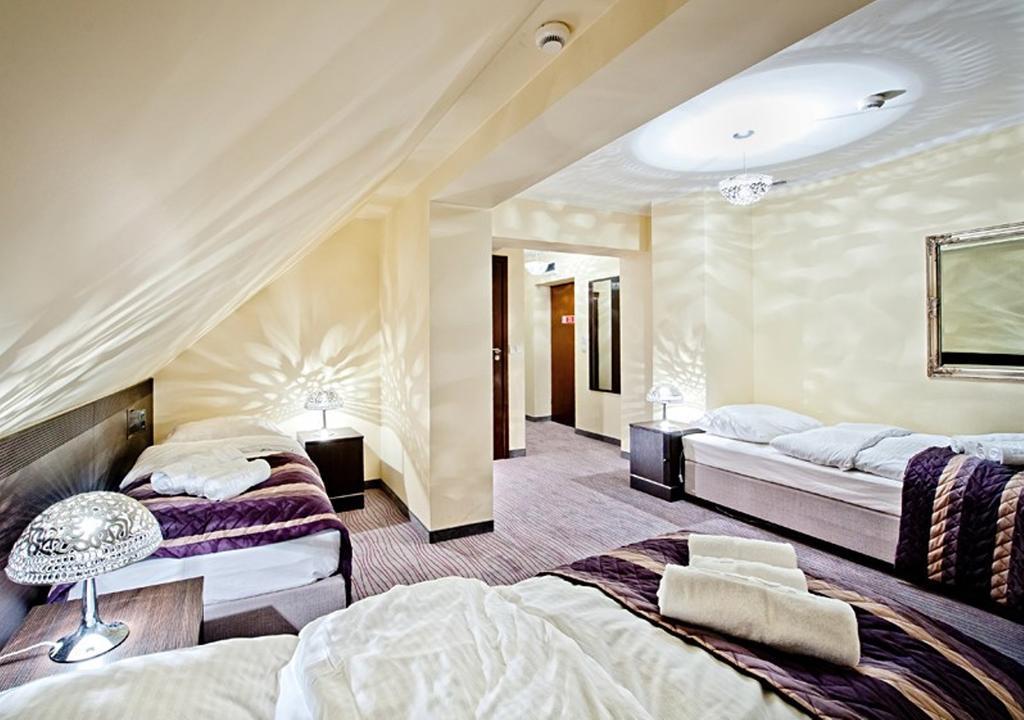 Hotel Willa Adriana Плоцк Экстерьер фото