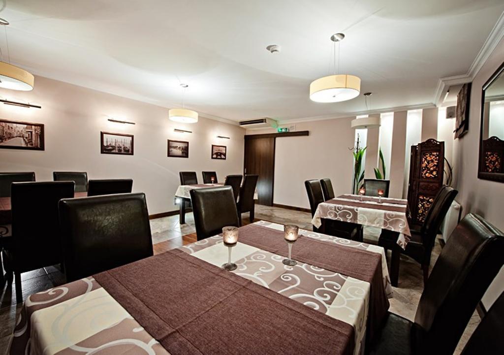 Hotel Willa Adriana Плоцк Экстерьер фото