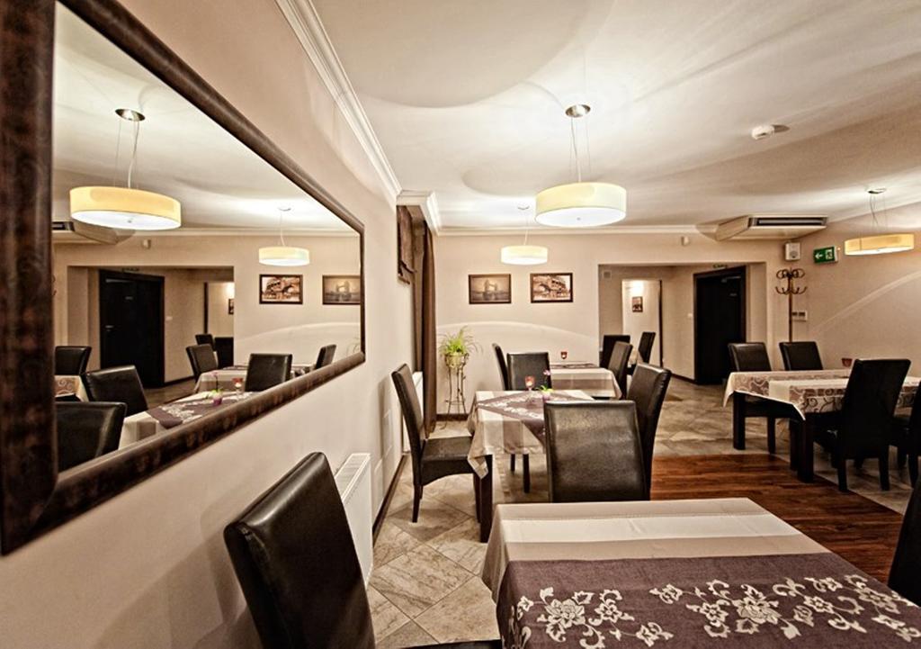 Hotel Willa Adriana Плоцк Экстерьер фото