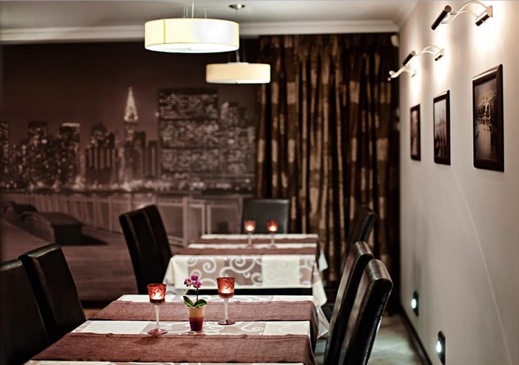 Hotel Willa Adriana Плоцк Экстерьер фото