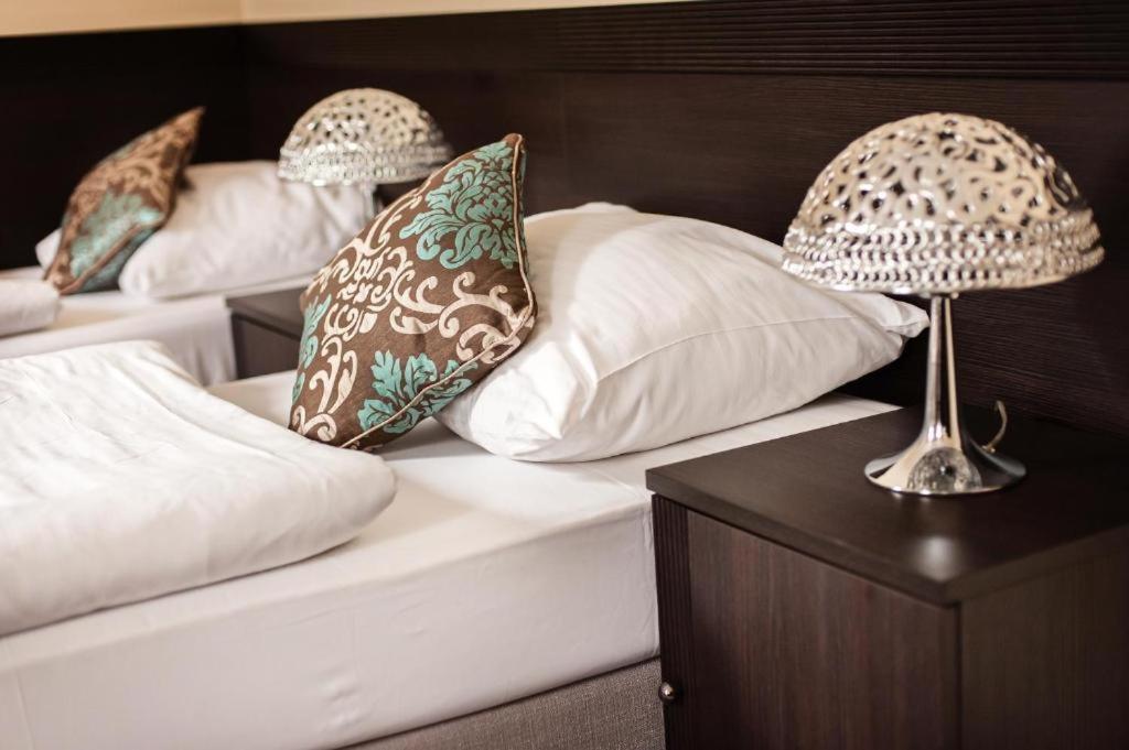 Hotel Willa Adriana Плоцк Экстерьер фото