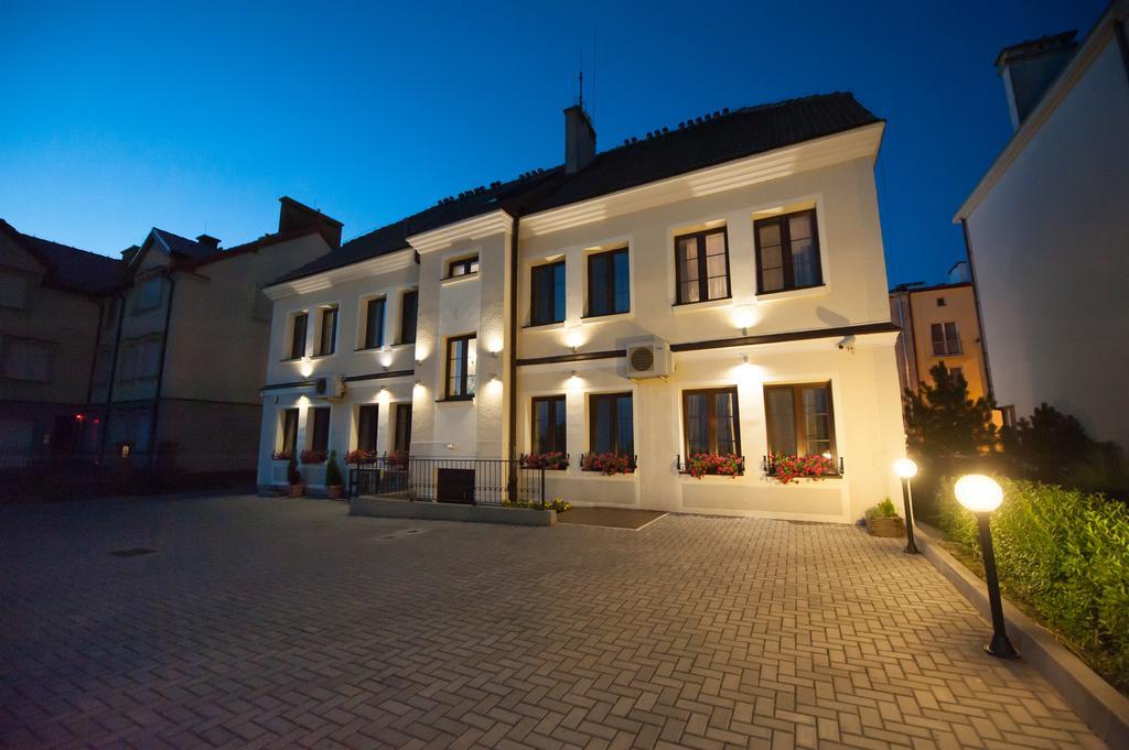 Hotel Willa Adriana Плоцк Экстерьер фото